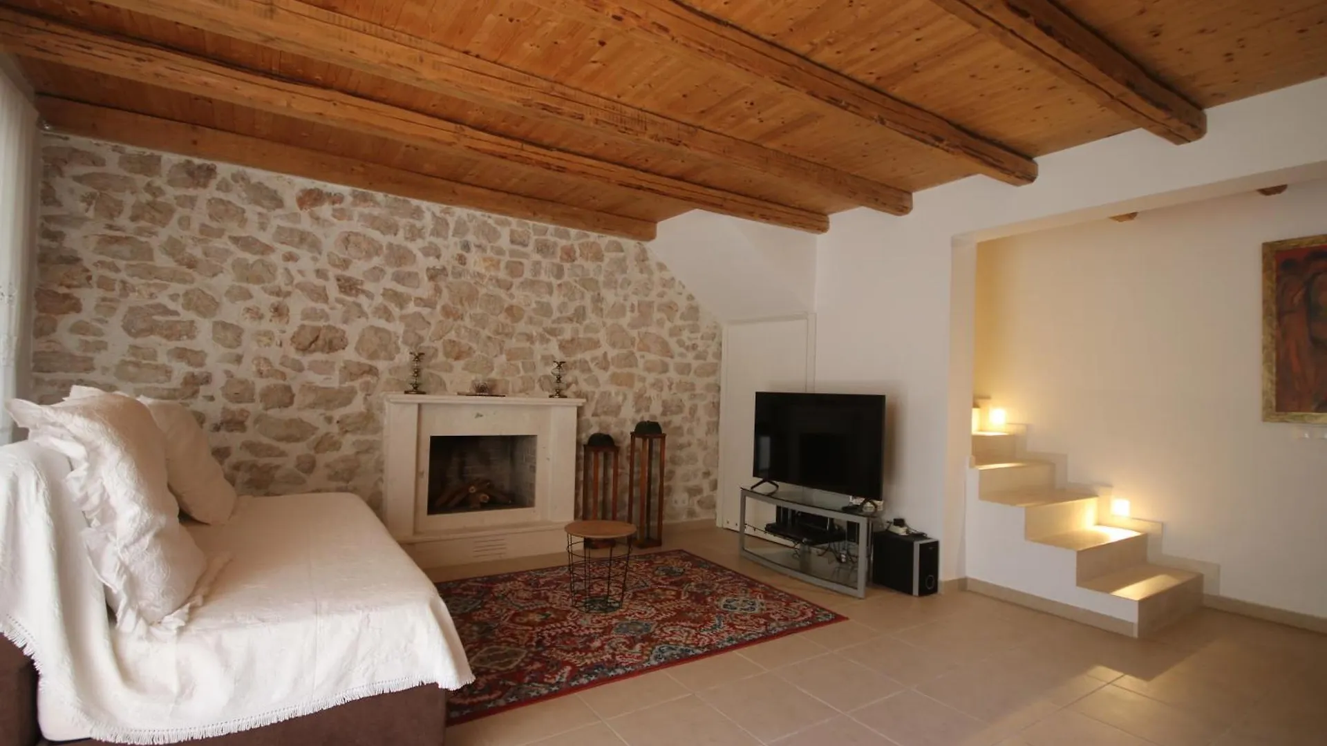 Anemos Villa Himare 0*,