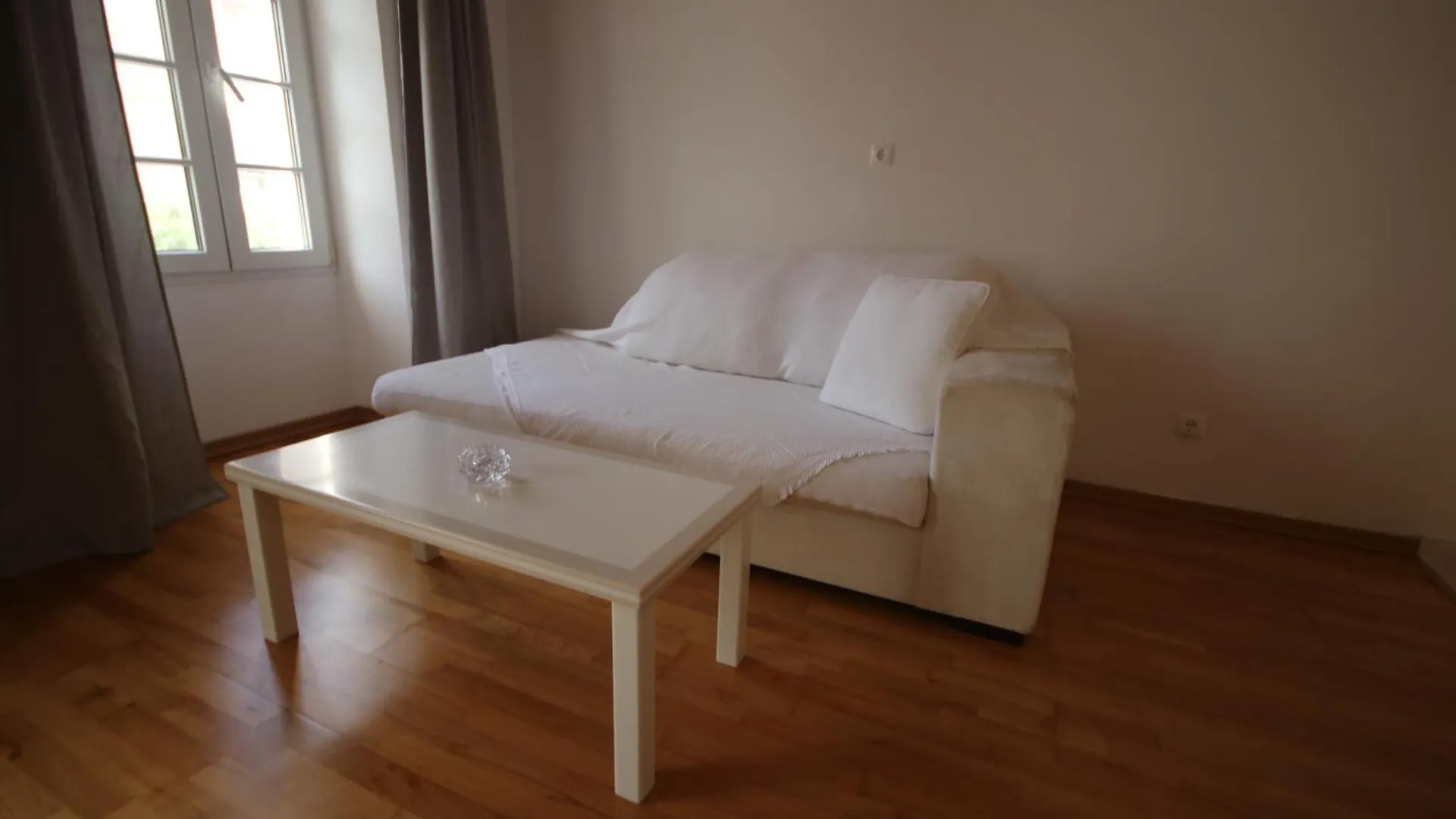 Anemos Villa Himare 0*,  Albania
